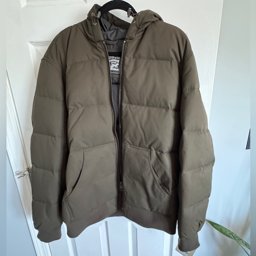 Men’s large olive Levi’s quilted bomber jacket with hood